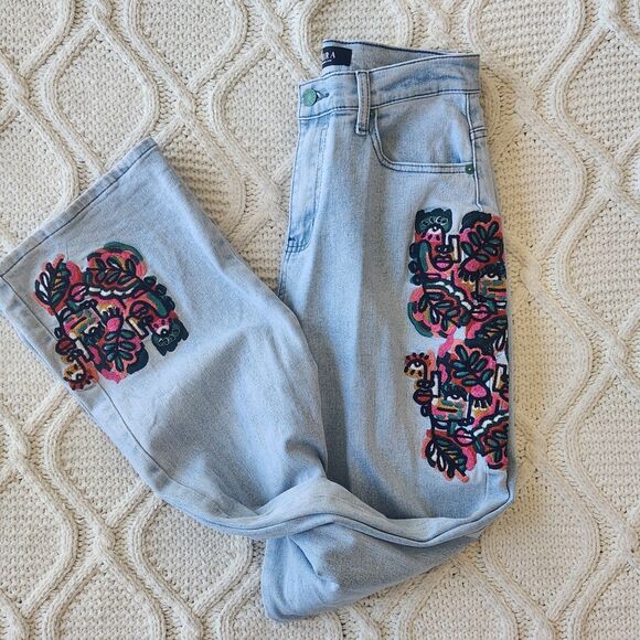 AKIRA Denim - AKIRA Hidden Faces Embroidery Detailed Straight Leg Jeans Size 5